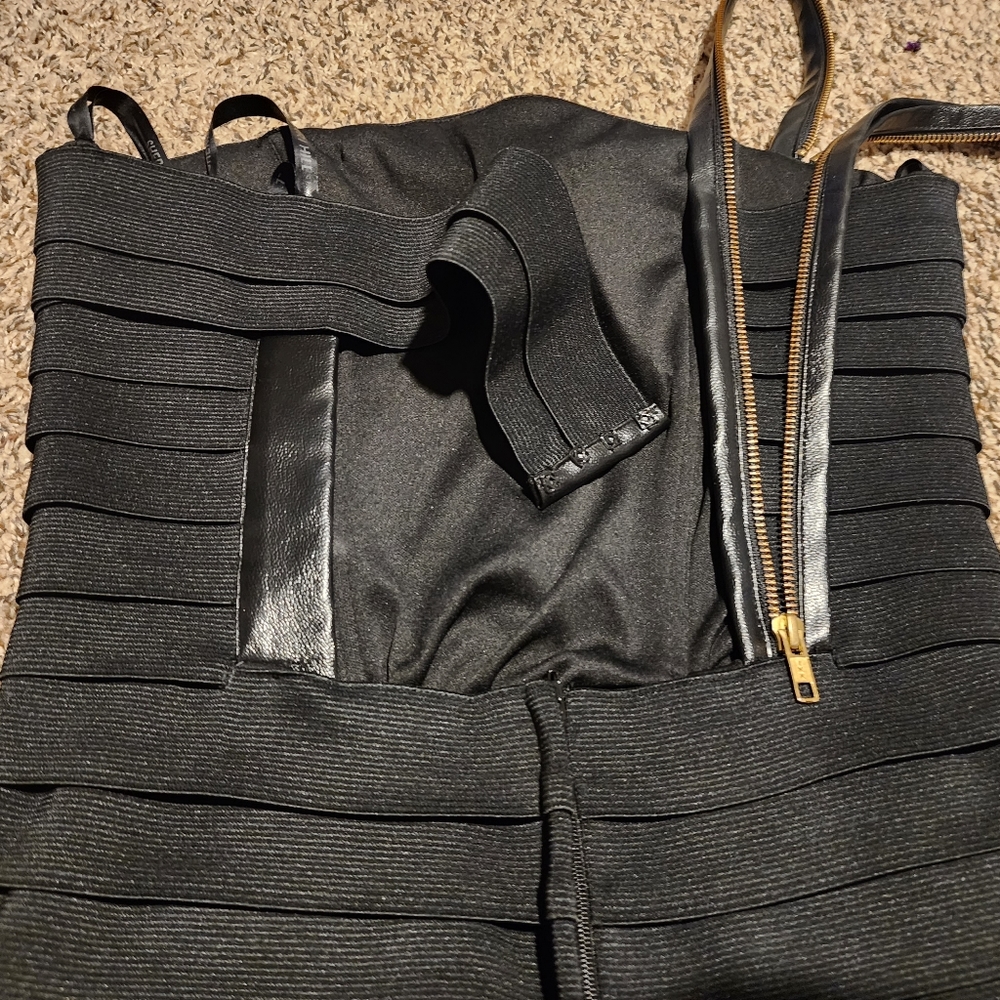 Dress - Picture 5 of 9